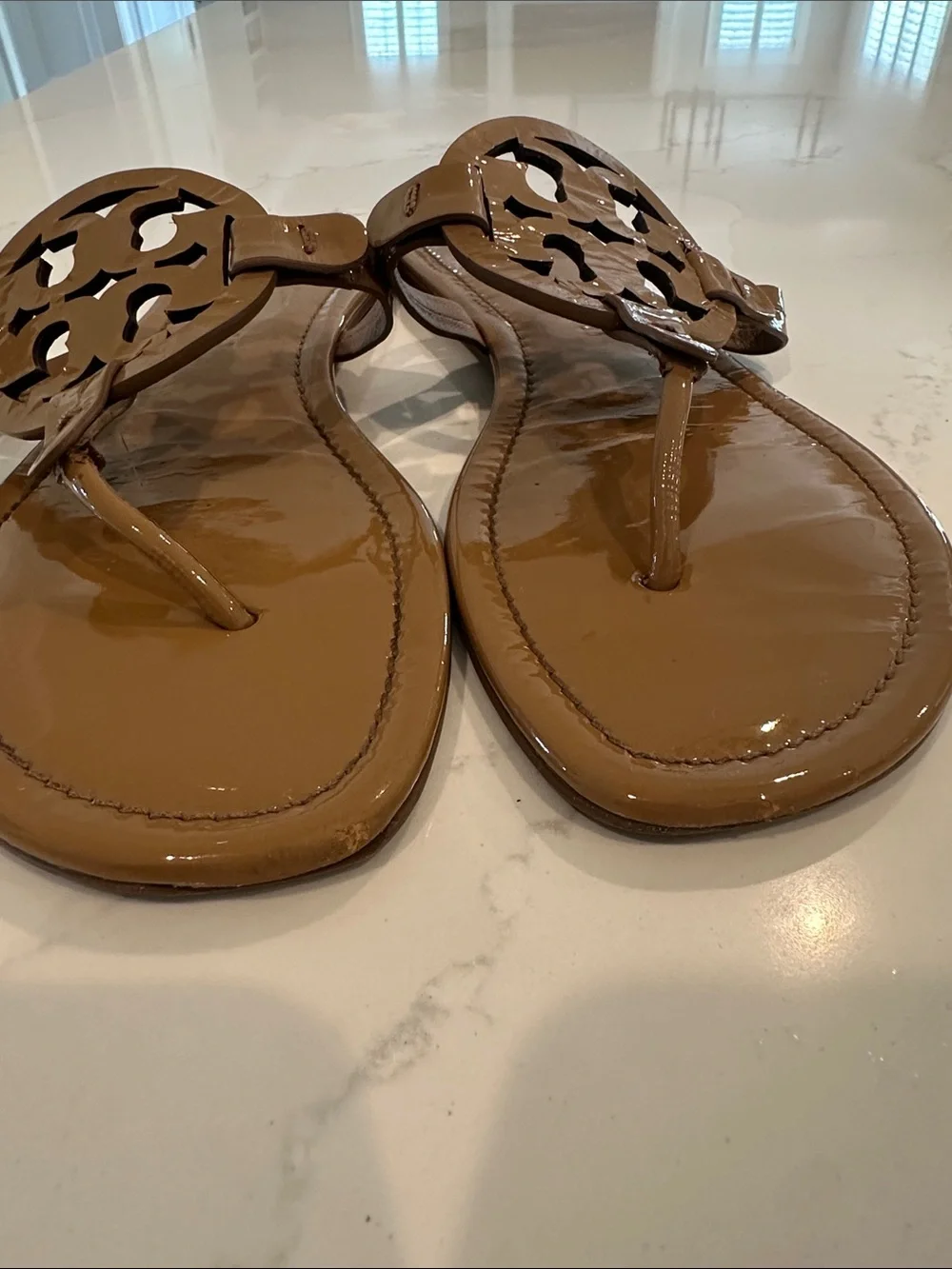 Tory Burch Sand Patent Leather Miller Sandals Size 10